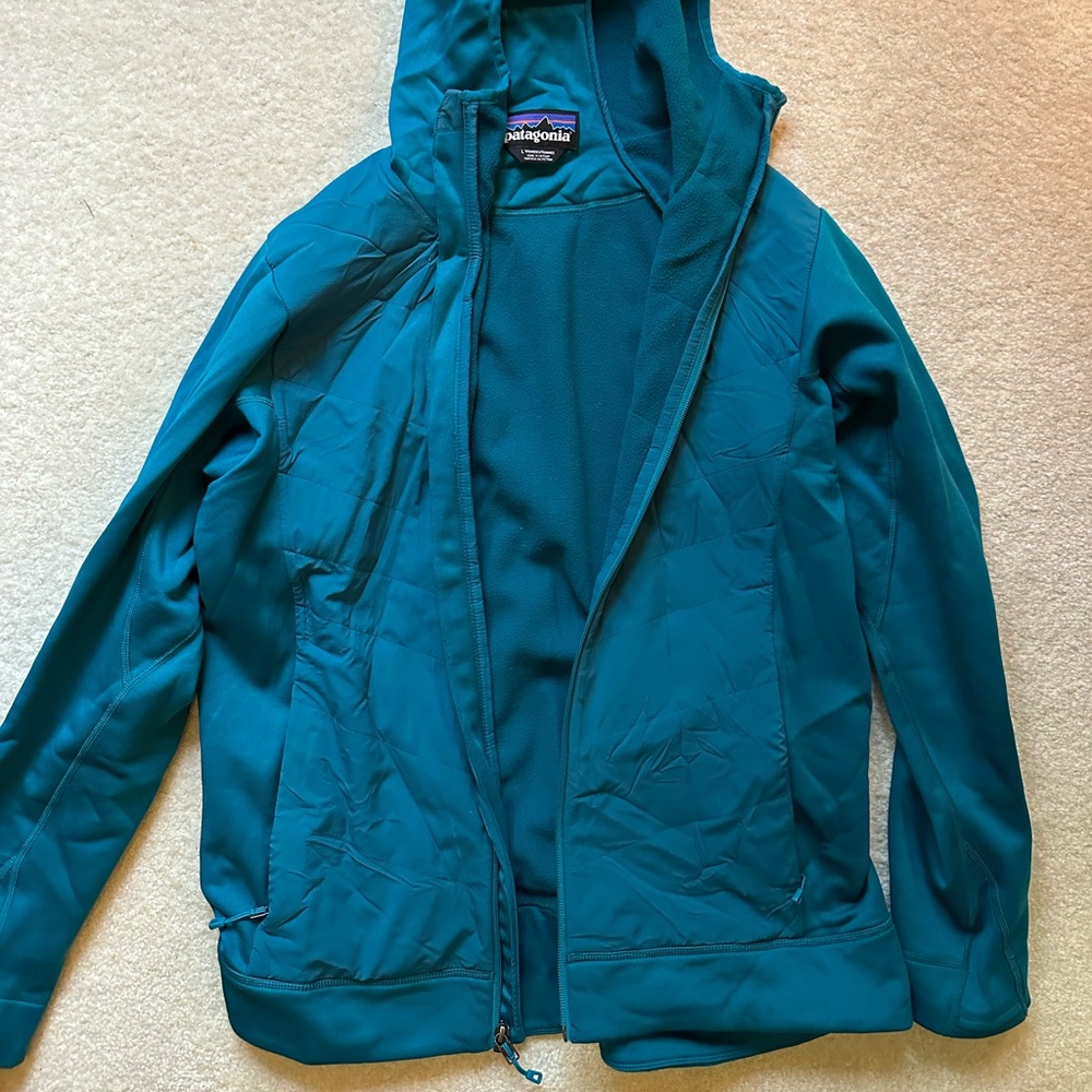 Patagonia teal hooded zip up fleece jacket. Size large.